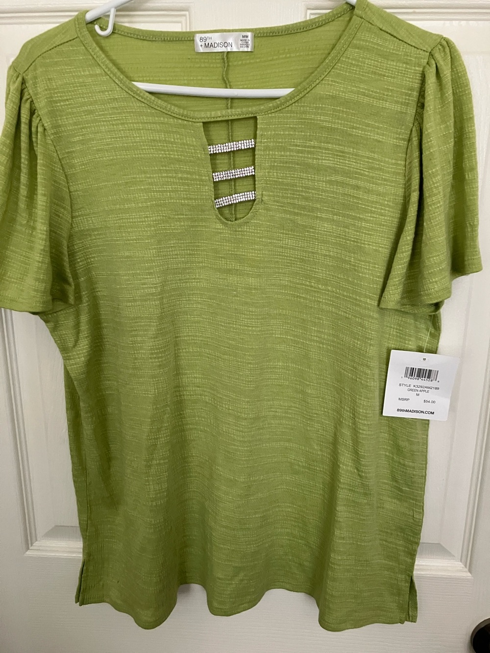 89th & Madison Lime Green Short Sleeve Knit Top with Rhinestone Keyhole
